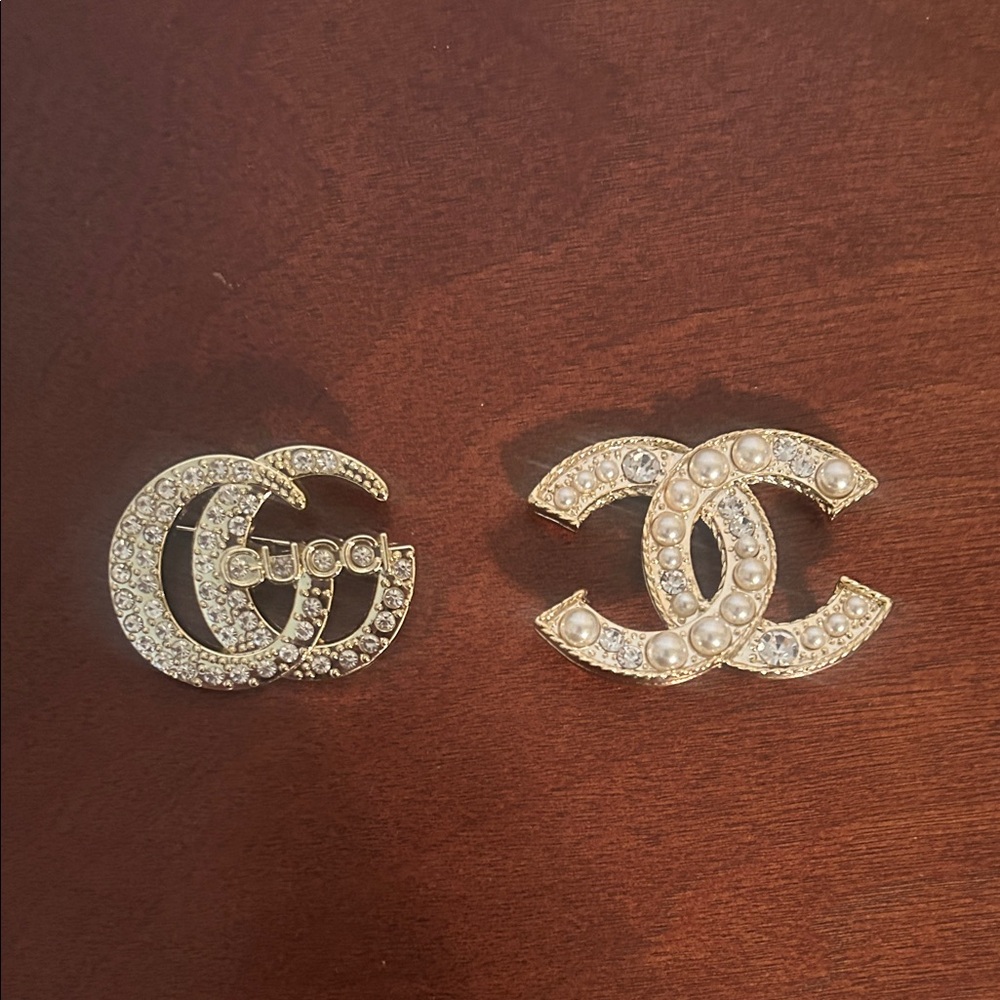 Elegant Gold and Silver Brooch Set